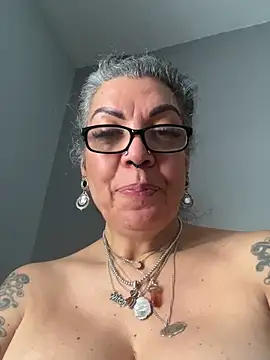 dieseldame1313 online show from 10, 3, 2025