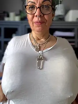 dieseldame1313 online show from 18, 3, 2026