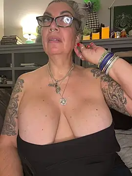 dieseldame1313 online show from 10, 1, 2026