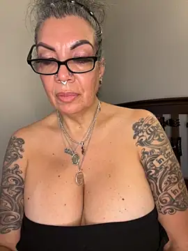 dieseldame1313 online show from 25, 10, 2025