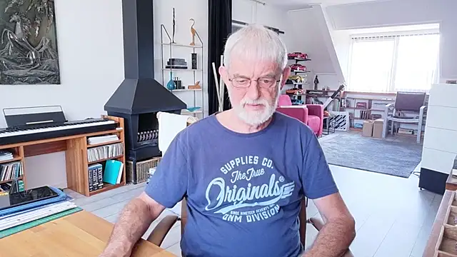Snapshot of ewaldwillems99 chatting on 19, 7, 2026 ewaldwillems99 online show from 19, 7, 2026