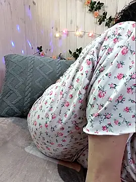 Snapshot of LitisiaLove4551 chatting on 14, 2, 2026 LitisiaLove4551 online show from 14, 2, 2026