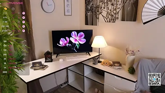 Bonnie Nunez online show from 28, 9, 2025