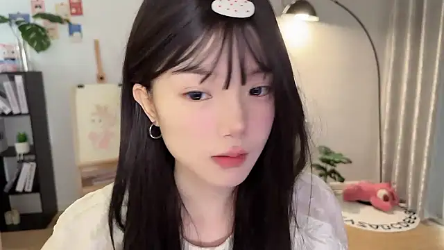 Momo-xx online show from 4, 10, 2025