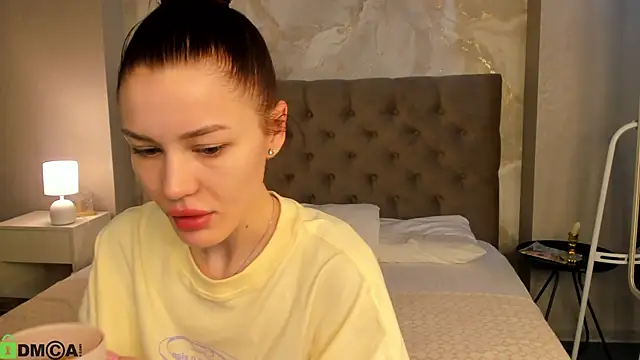 Aria Mila online show from 18, 5, 2026