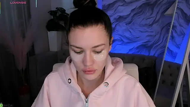 Aria Mila online show from 17, 3, 2026