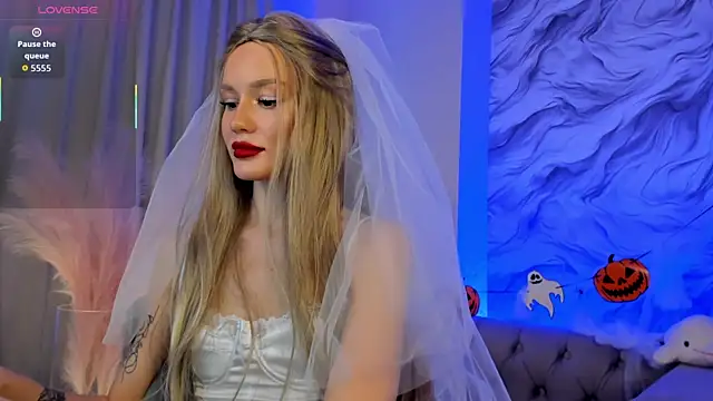 Aria Mila online show from 30, 10, 2025