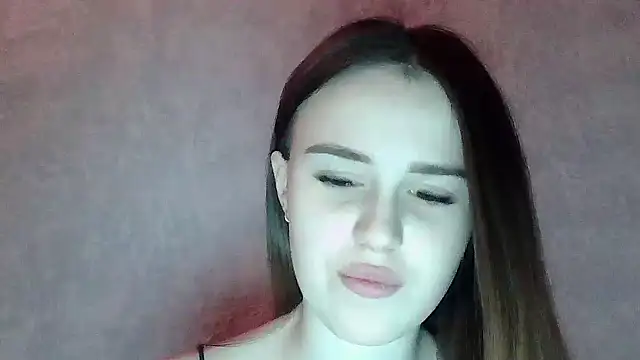 SweetLoraa online show from 6, 3, 2026