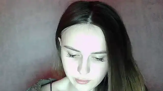 SweetLoraa online show from 9, 4, 2026