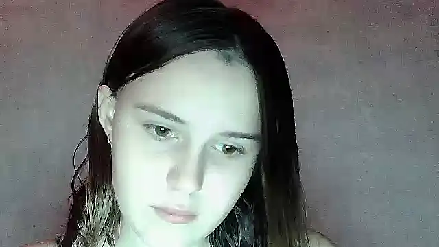 SweetLoraa online show from 28, 10, 2025