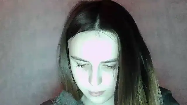 SweetLoraa online show from 13, 4, 2026