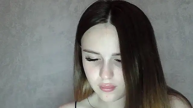 SweetLoraa online show from 15, 6, 2026