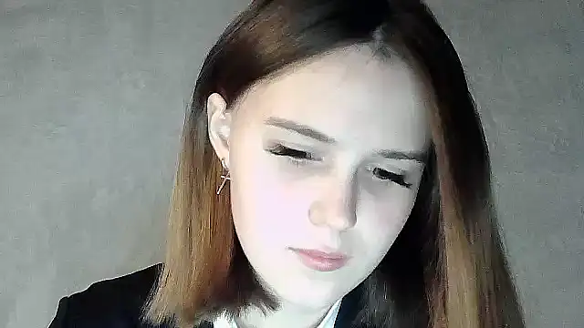 SweetLoraa online show from 5, 10, 2025