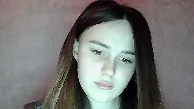 SweetLoraa online show from 12, 4, 2026