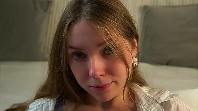 KarriBrownd online show from 3, 10, 2025