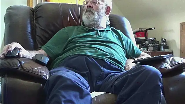 Snapshot of janzer13 chatting on 24, 4, 2026 janzer13 online show from 24, 4, 2026