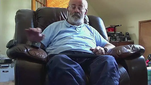 Snapshot of janzer13 chatting on 9, 5, 2026 janzer13 online show from 9, 5, 2026
