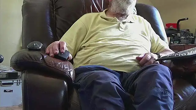Snapshot of janzer13 chatting on 27, 5, 2026 janzer13 online show from 27, 5, 2026
