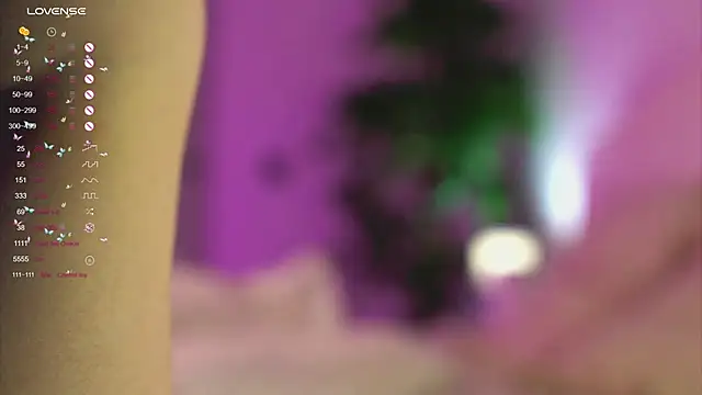 Snapshot of ambershoney chatting on 13, 10, 2025 ambershoney online show from 13, 10, 2025