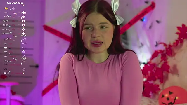 Snapshot of ambershoney chatting on 23, 10, 2025 ambershoney online show from 23, 10, 2025