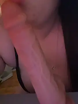 sexyBrunettex1 online show from 5, 4, 2026