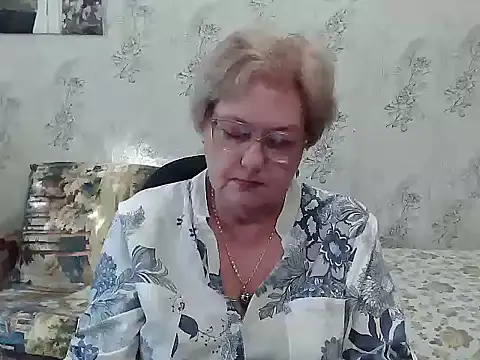 Snapshot of Renata62011 chatting on 2, 10, 2025 Renata62011 online show from 2, 10, 2025