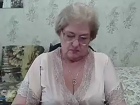 Snapshot of Renata62011 chatting on 8, 10, 2025 Renata62011 online show from 8, 10, 2025