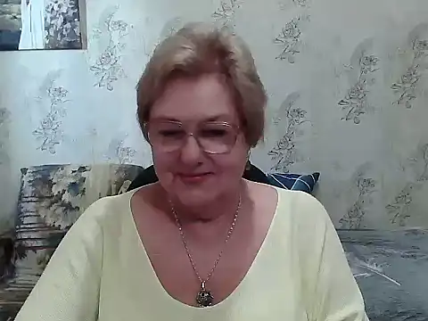 Snapshot of Renata62011 chatting on 14, 11, 2025 Renata62011 online show from 14, 11, 2025