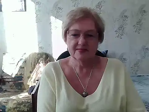 Snapshot of Renata62011 chatting on 2, 11, 2025 Renata62011 online show from 2, 11, 2025