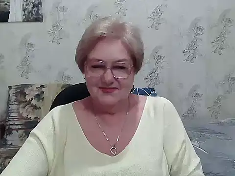 Snapshot of Renata62011 chatting on 27, 10, 2025 Renata62011 online show from 27, 10, 2025