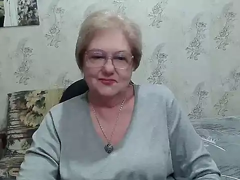 Snapshot of Renata62011 chatting on 4, 11, 2025 Renata62011 online show from 4, 11, 2025