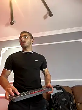 ArturoCardona  online show from 22, 10, 2025