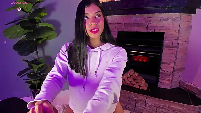 Lola Pierce online show from 22, 10, 2025