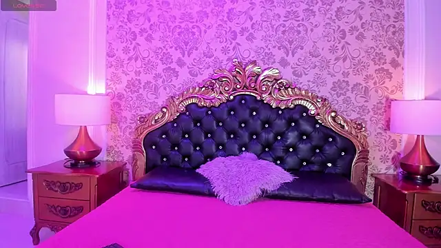 Lola Pierce online show from 16, 9, 2025