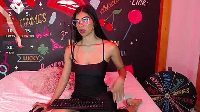 Lola Pierce online show from 14, 11, 2025