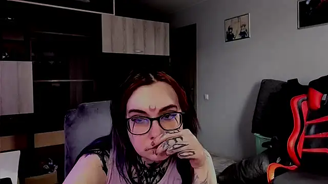 HighelikeGirl online show from 16, 9, 2025