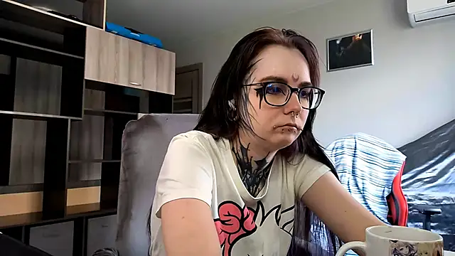 HighelikeGirl online show from 26, 9, 2025