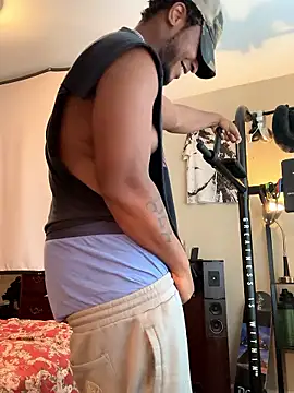 KeYBuMp323 online show from 9, 1, 2026