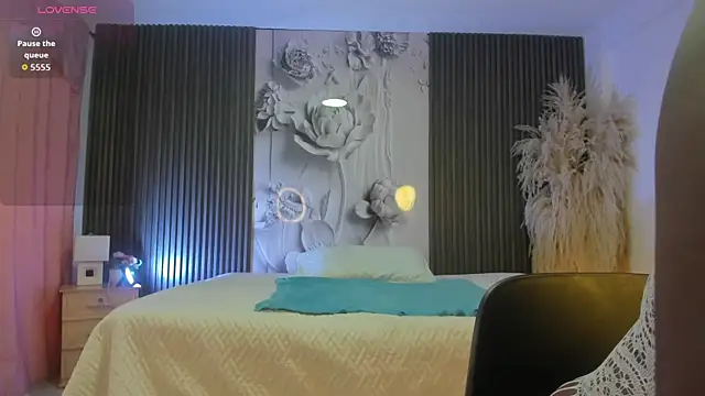 MichellePreston online show from 7, 4, 2026