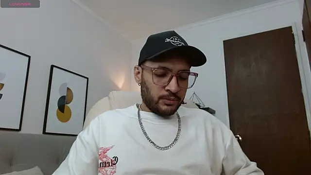   Damian    online show from 2, 11, 2025