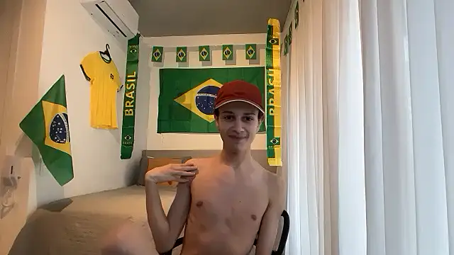 Snapshot of holydirt_luxeno1 chatting on 13, 6, 2026 holydirt luxeno1 online show from 13, 6, 2026