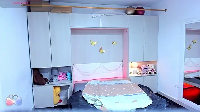 LilyWhitney online show from 29, 3, 2026