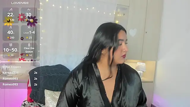 LilyWhitney online show from 31, 10, 2025