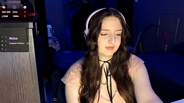 LauretteRagar online show from 12, 11, 2025