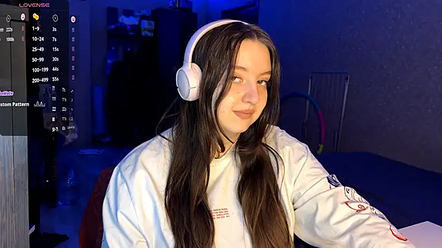 LauretteRagar online show from 28, 11, 2025