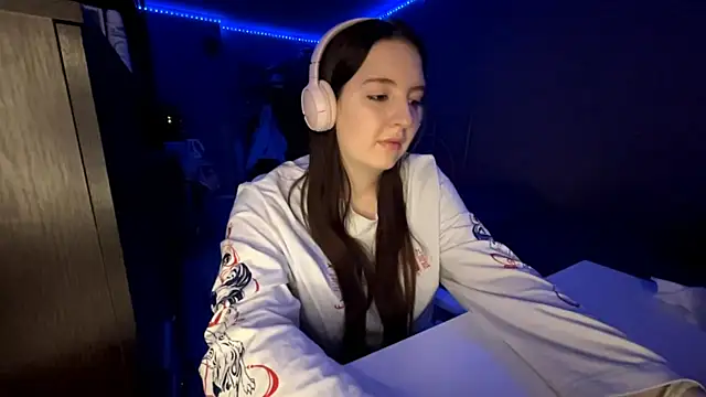 LauretteRagar online show from 20, 10, 2025