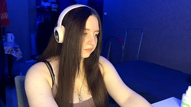 LauretteRagar online show from 1, 12, 2025