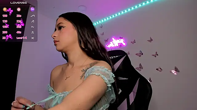 Snapshot of tiffany_sofia_1 chatting on 11, 11, 2025 tiffany sofia 1 online show from 11, 11, 2025