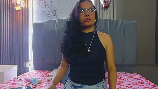 Vanessa 7  online show from 17, 5, 2026