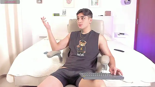 Thiago winteer online show from 5, 11, 2025